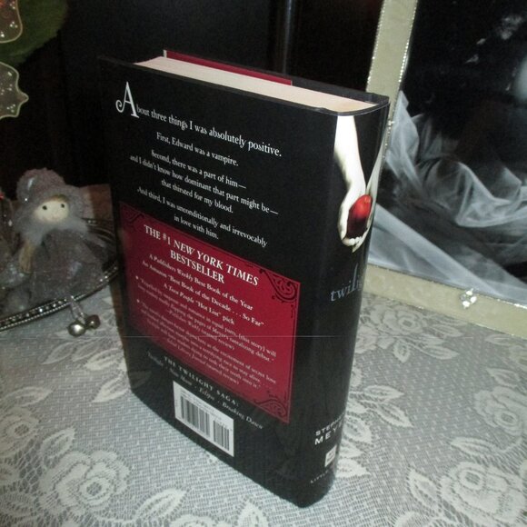 Twilight Box Set/Hardcover - Picture 8 of 14